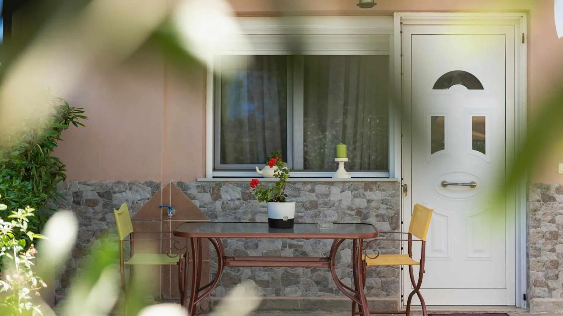 Alexandra'S Garden Apartment Paliouri